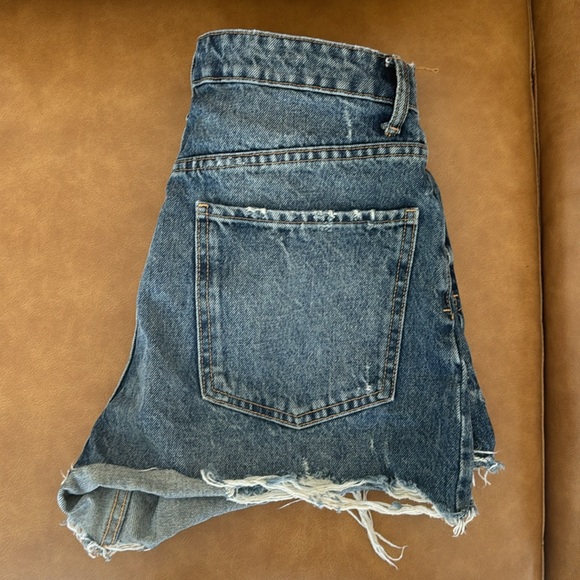 Zara High Waisted Ripped Shorts - Picture 4 of 4